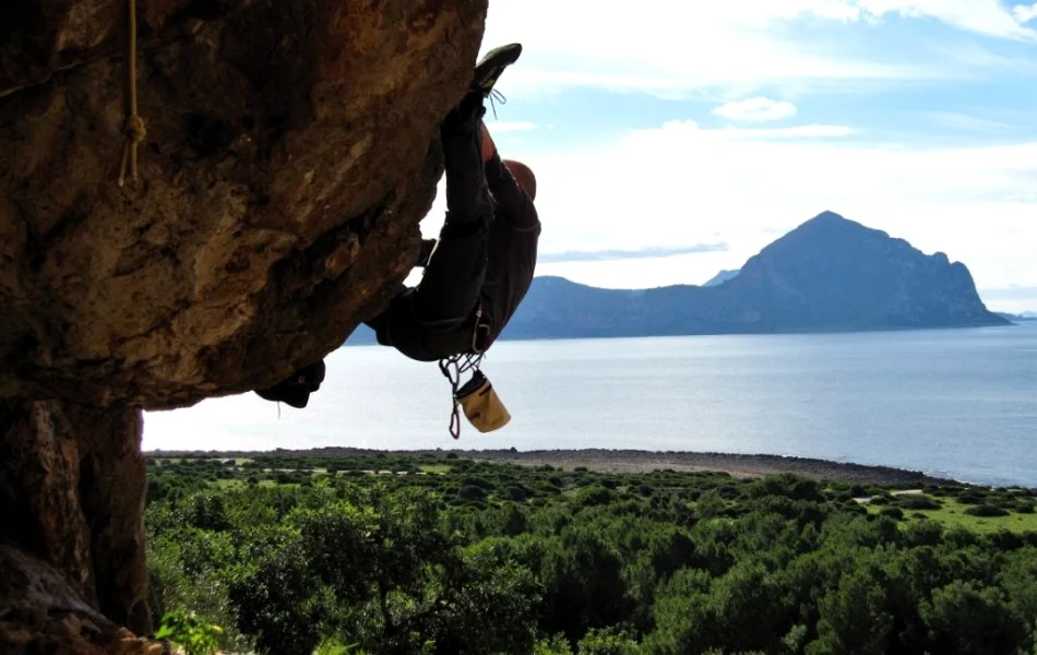 Arrampicata su roccia
